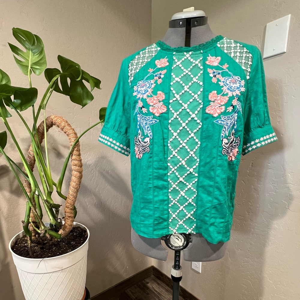 Maeve by Anthropologie cotton short-sleeved blouse. Cotton Size 8